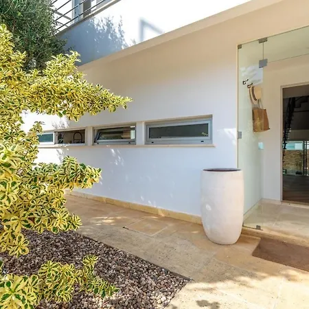 Luxury With Rare Private Covered Heated Pool * Santo Isidoro
